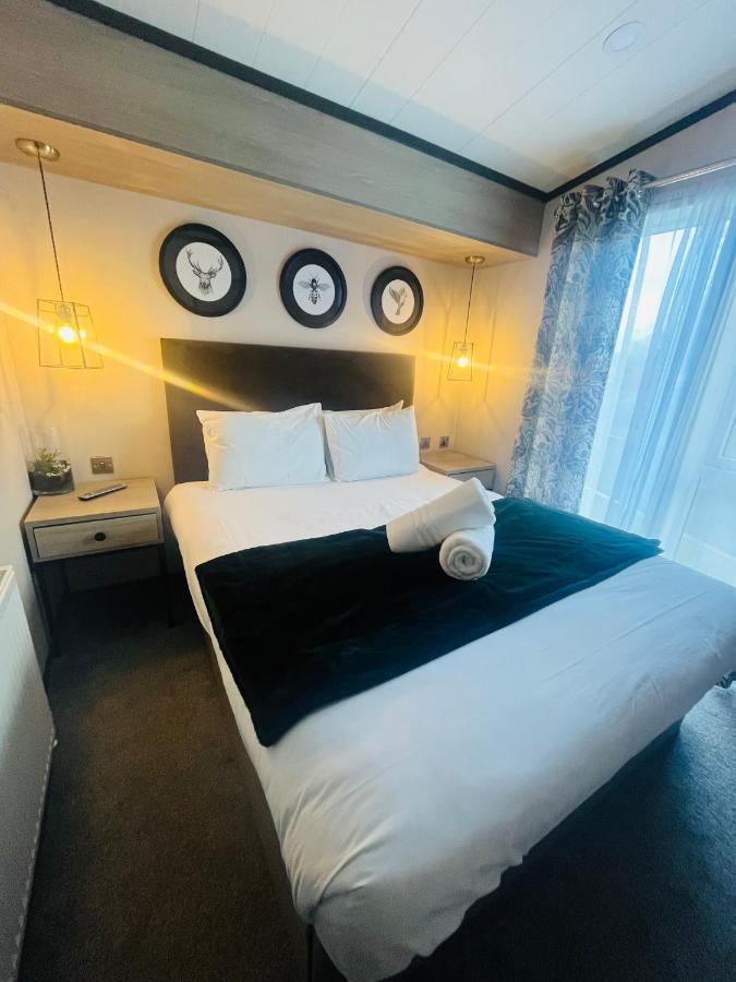 The Poplars Lodge With Hot Tub York Zewnętrze zdjęcie